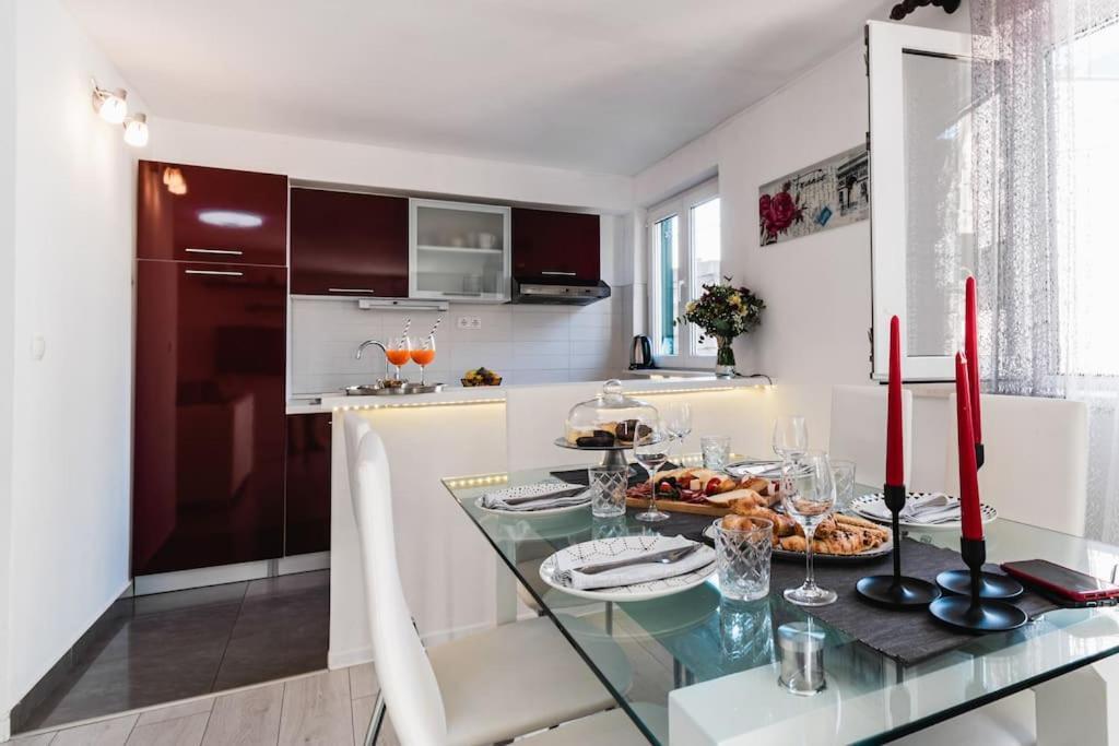 Holiday Home Marina-Renovated House In City Center Rogoznica  Bagian luar foto